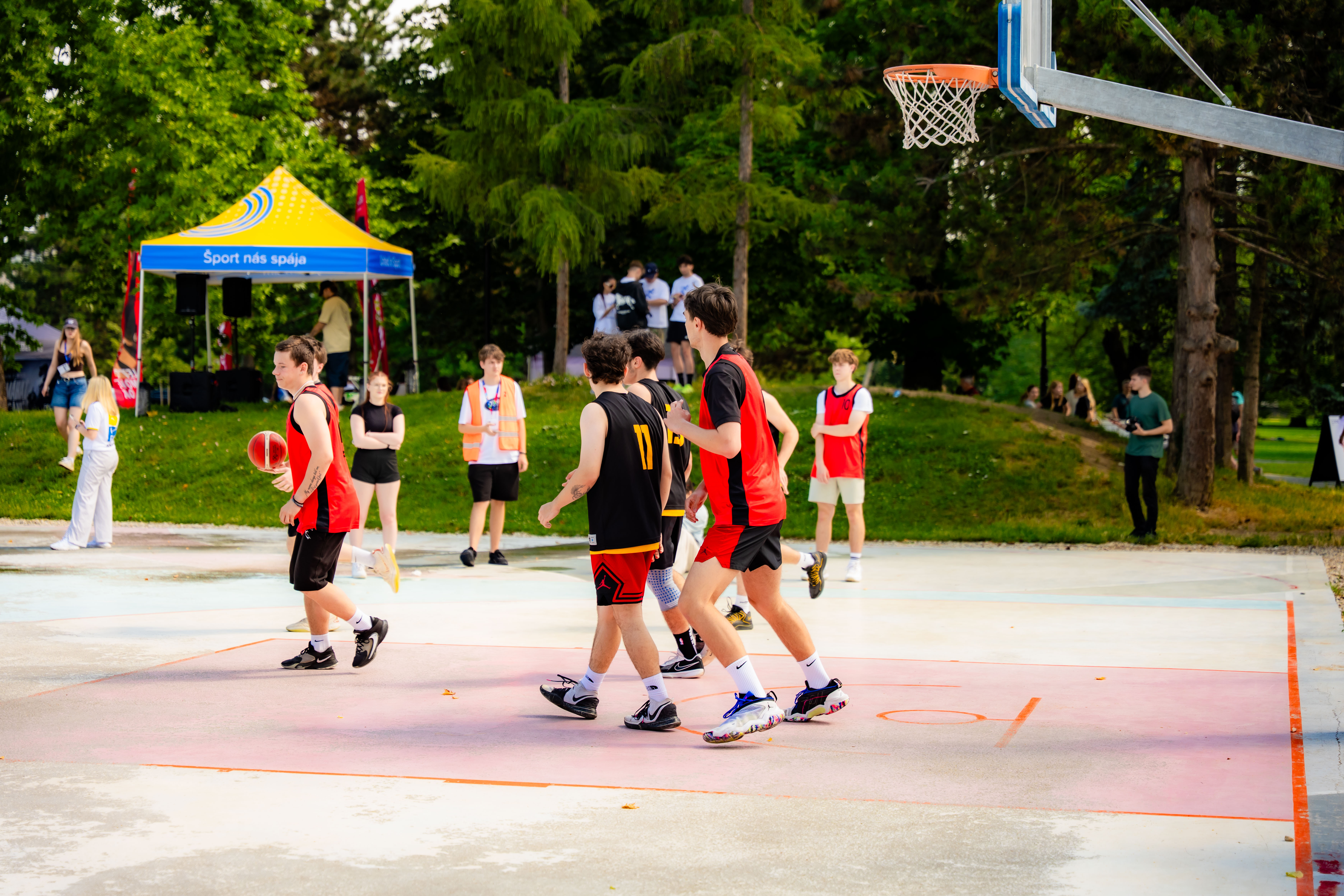 Mladi hybu Kosicami - sportovo kulturny festival-1